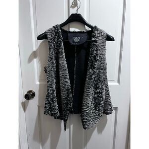 Dolce Cabo Gray Faux Fur Vest size M